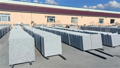 Grásteinsflísar úti