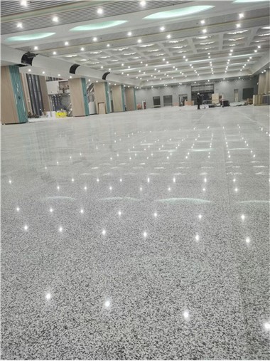 Hvítt granít fyrir gólfefni