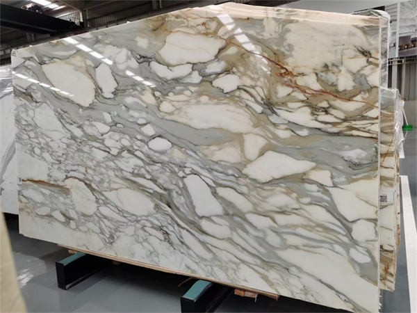 Polished Calacatta gold marble slabs Polished Calacatta gold marble slabs